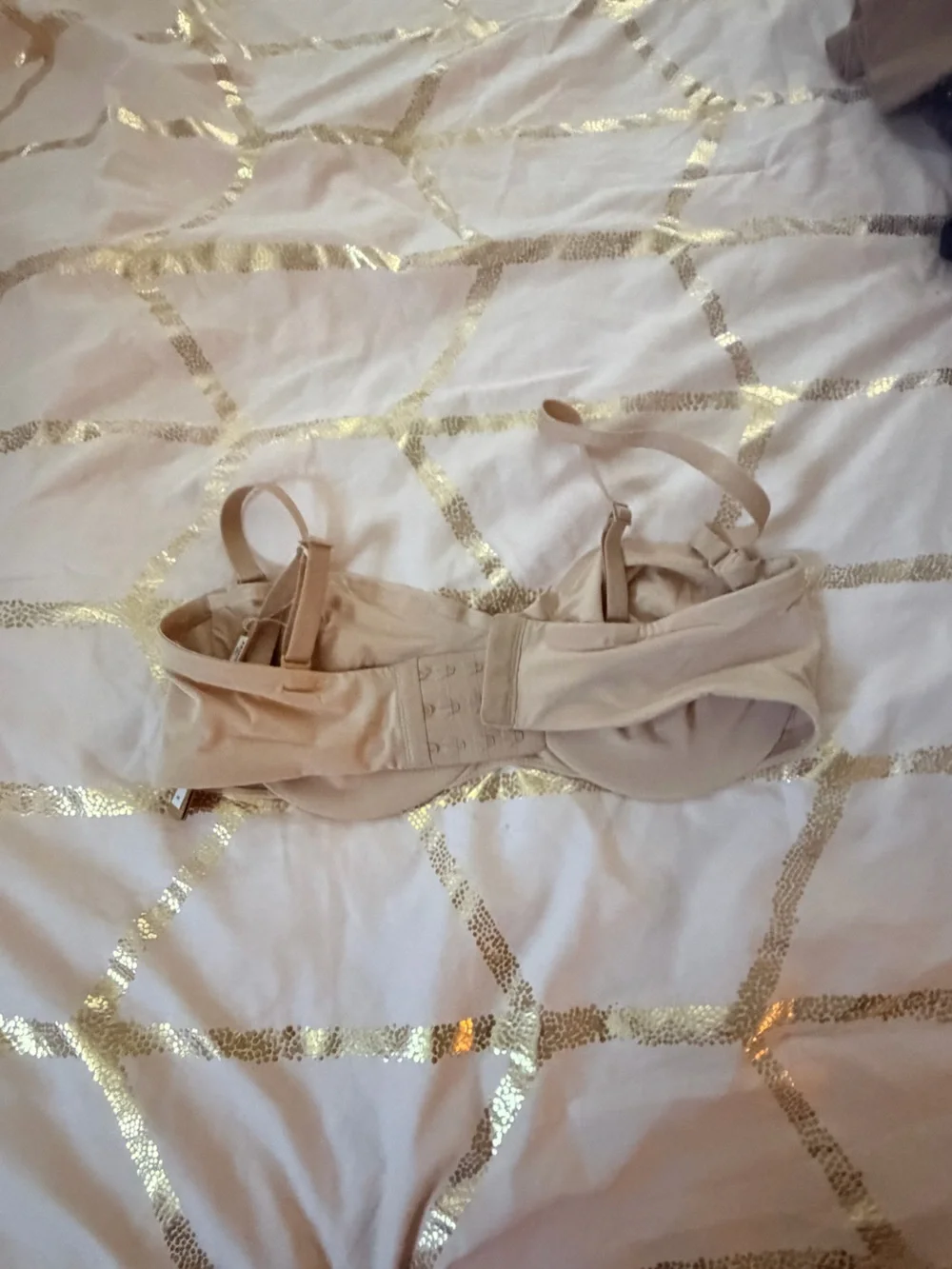 SKIMS Strapless Smooth Bra in Nude Beige - Picture 3 of 5